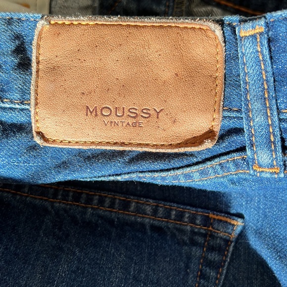 Moussy Vintage Button FlyStraight Jean - Picture 6 of 12